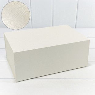 Коробка Прямоугольная 30*20,3*12,2 складная на магнитах Молочный 1/40 Арт: 721156/0106