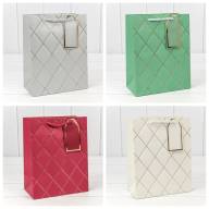 Пакет подарочный с тиснением "Ромбы" (микс) 18*23*10 210г 1/20 1/360 Арт: 300710E - Пакет подарочный с тиснением "Ромбы" (микс) 18*23*10 210г 1/20 1/360 Арт: 300710E