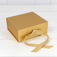 Коробка Прямоугольная 20*18*8 складная на магнитах Золотой 1/60 Арт: 730225/0120