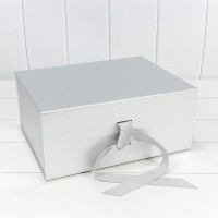Коробка Прямоугольная 33,5*26*15,5 складная на магнитах Серебряный 1/32 Арт: 730228/0121