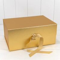 Коробка Прямоугольная 39*28*17,8 складная на магнитах Золотой 1/24 Арт: 730229/0120